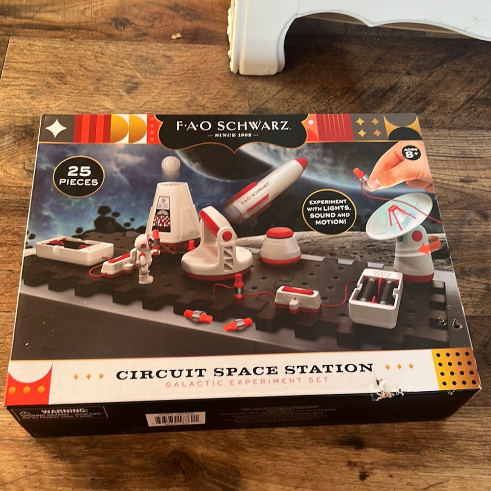 FAO Schwartz Circuit Space Station